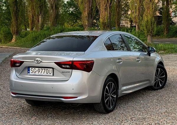 Toyota Avensis cena 59999 przebieg: 195123, rok produkcji 2018 z Będzin małe 277
